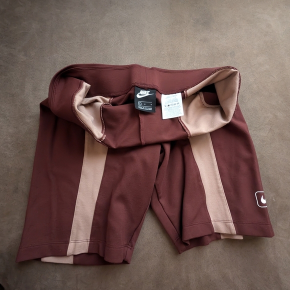 Nike Women's NSW Street Bike Shorts. Size L CZ9771 - Picture 6 of 8